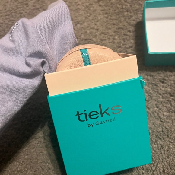 Tieks NEW - Picture 1 of 6